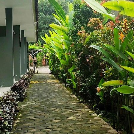 Oyo 2864 Mangsit Garden Homestay Экстерьер фото