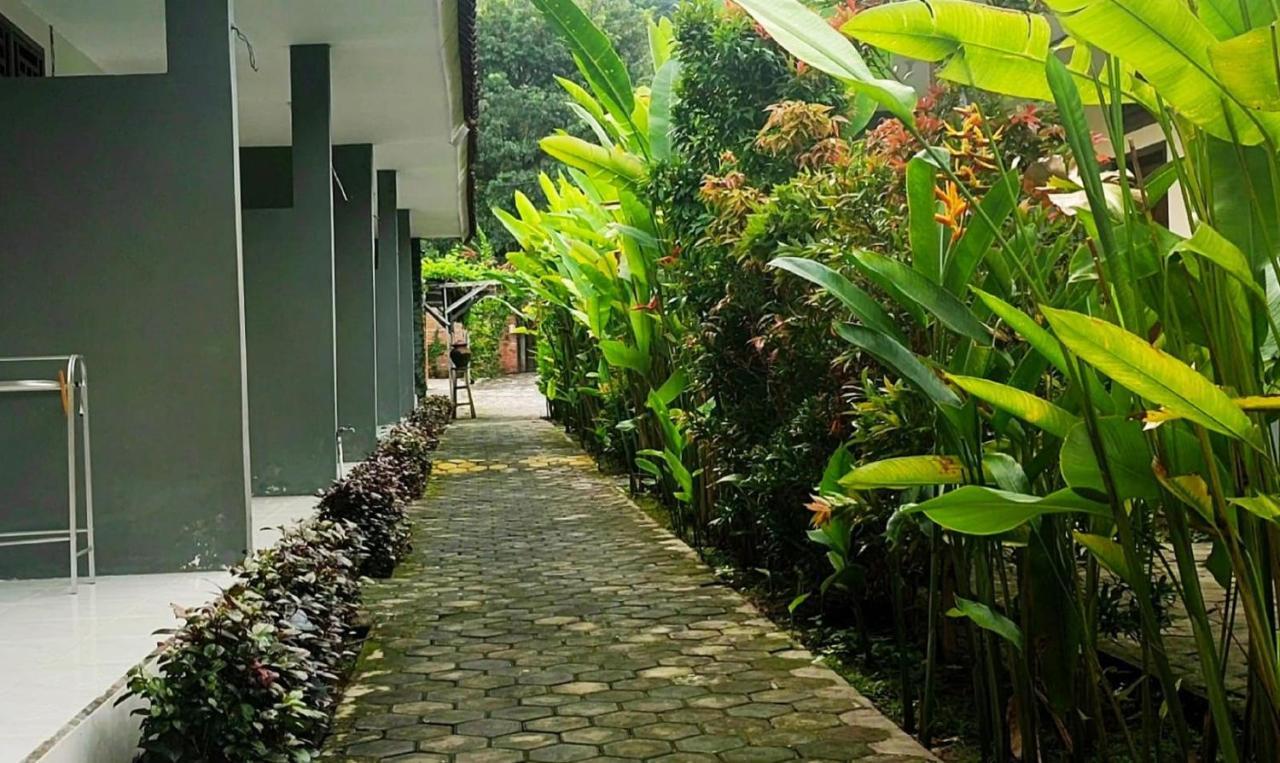 Oyo 2864 Mangsit Garden Homestay Экстерьер фото